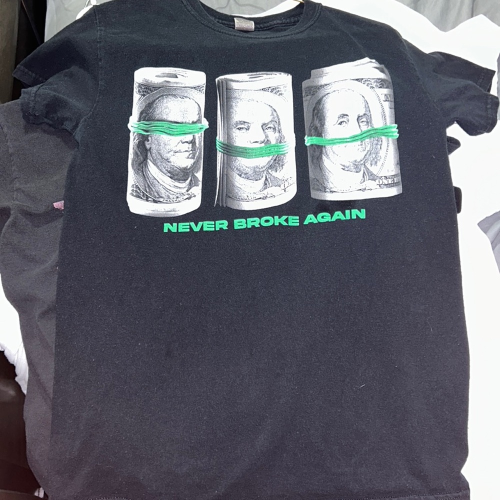 Color black Size Small